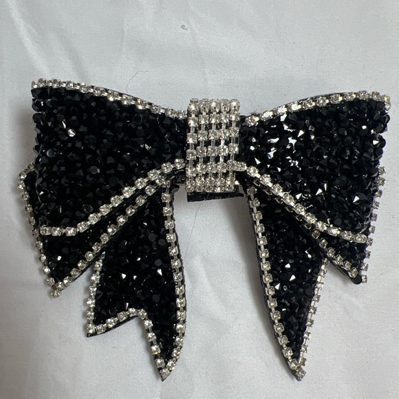 Elegant Black and Silver Bow Hair Clip - Picture 3 of 6